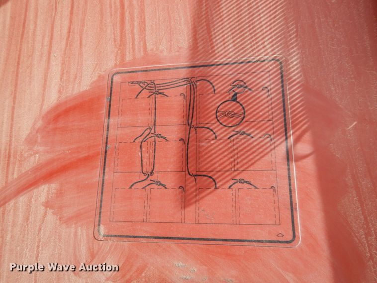 image for item DI8737 1984 Hesston 4800  large square baler