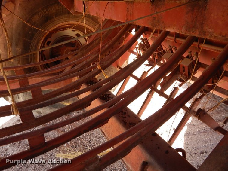 image for item DI8737 1984 Hesston 4800  large square baler