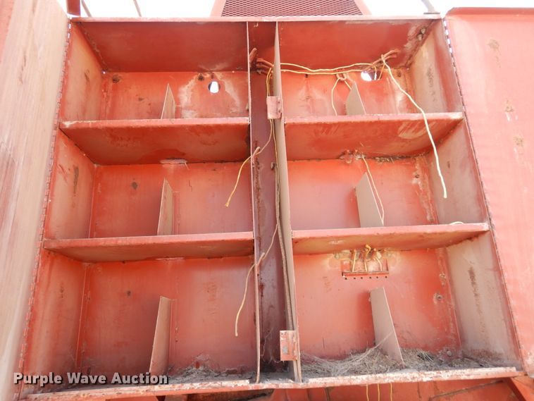 image for item DI8737 1984 Hesston 4800  large square baler