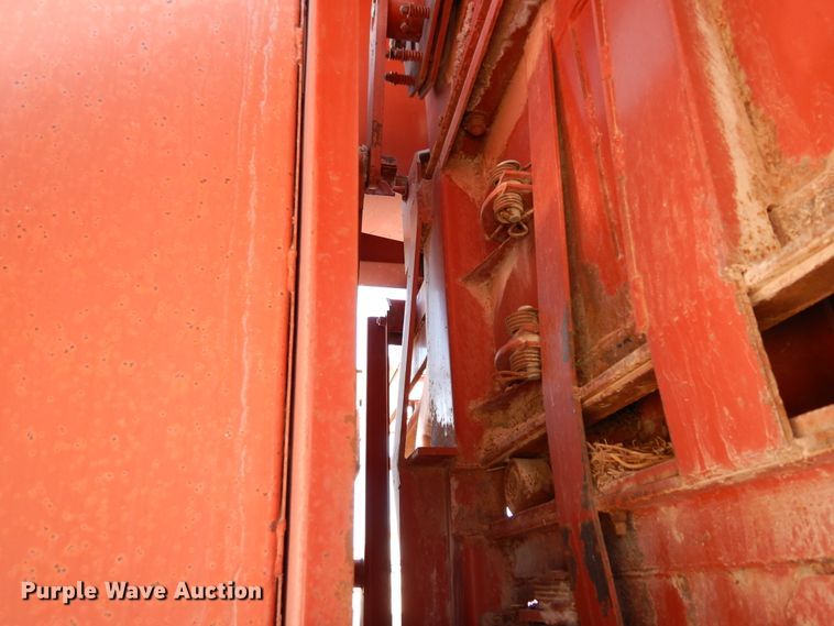 image for item DI8737 1984 Hesston 4800  large square baler