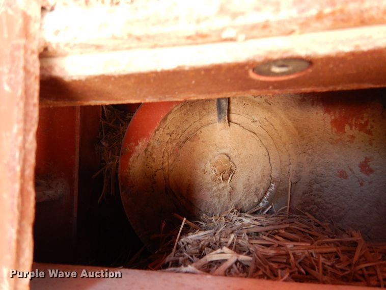 image for item DI8737 1984 Hesston 4800  large square baler