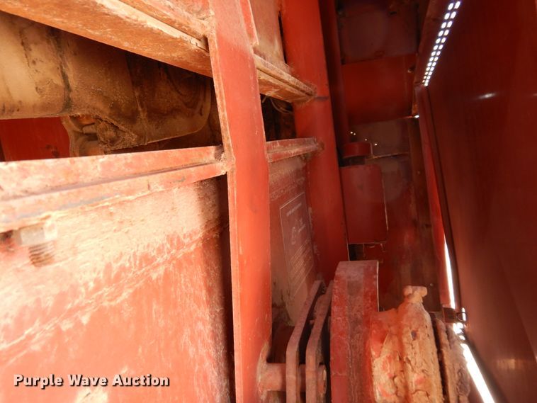 image for item DI8737 1984 Hesston 4800  large square baler