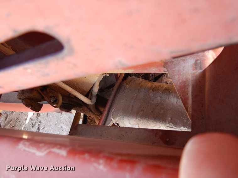 image for item DI8737 1984 Hesston 4800  large square baler