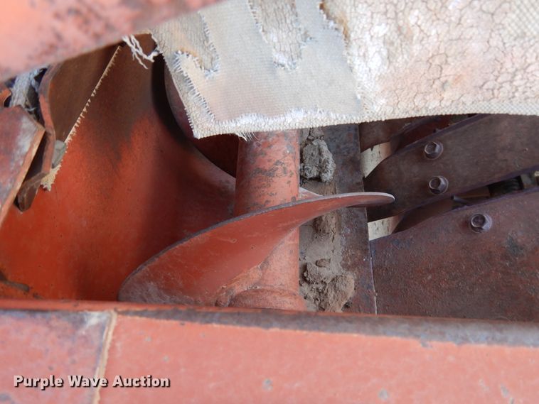 image for item DI8737 1984 Hesston 4800  large square baler