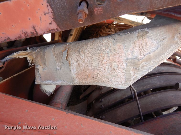 image for item DI8737 1984 Hesston 4800  large square baler