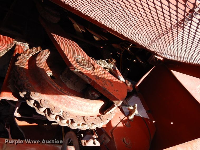 image for item DI8737 1984 Hesston 4800  large square baler