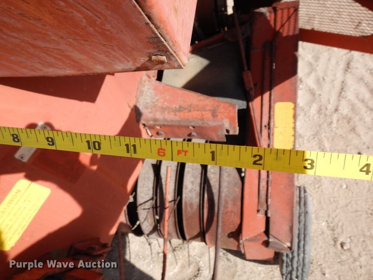image for item DI8737 1984 Hesston 4800  large square baler