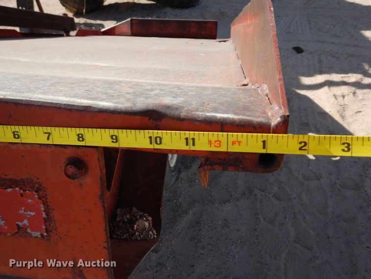 image for item DI8737 1984 Hesston 4800  large square baler