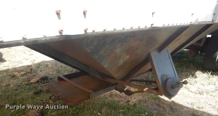 image for item DJ1256 1978 Merritt  grain trailer