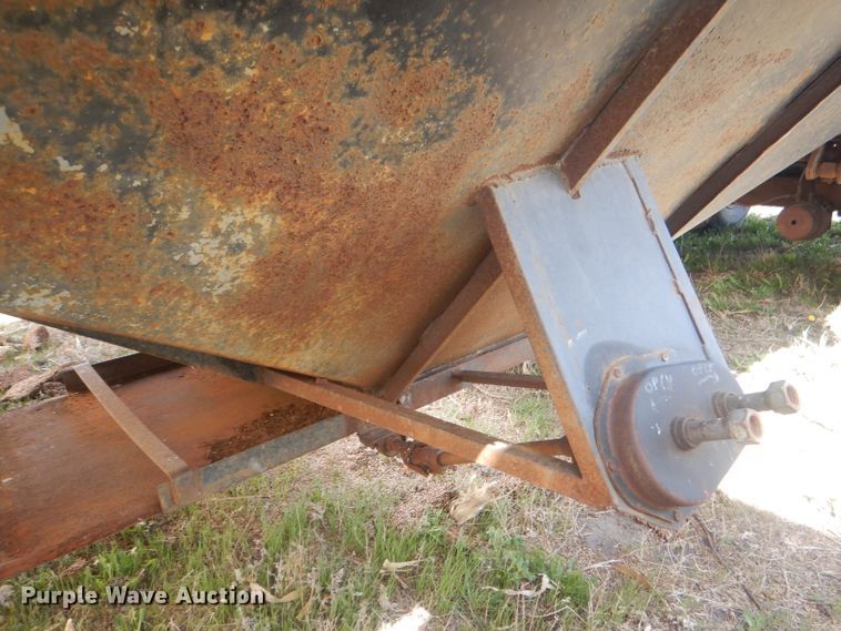 image for item DJ1256 1978 Merritt  grain trailer