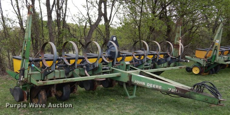 image for item DK0347 John Deere 7200  planter