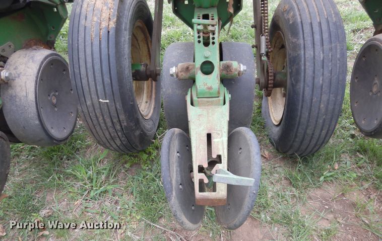 image for item DK0347 John Deere 7200  planter
