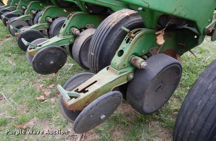 image for item DK0347 John Deere 7200  planter