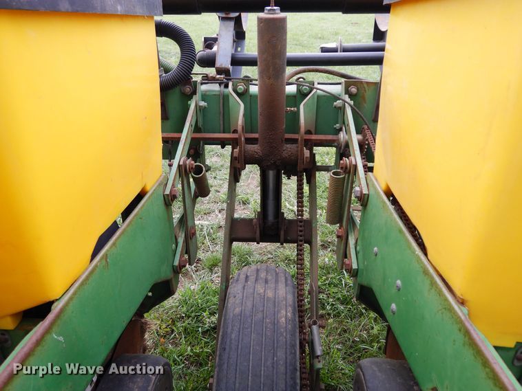 image for item DK0347 John Deere 7200  planter