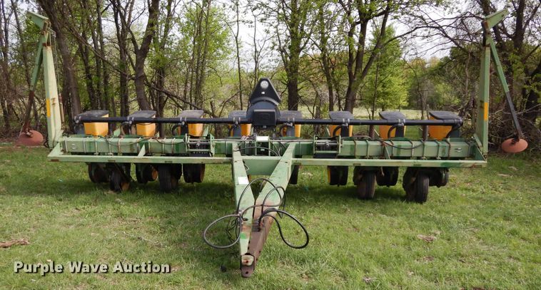 image for item DK0348 John Deere 7200  planter