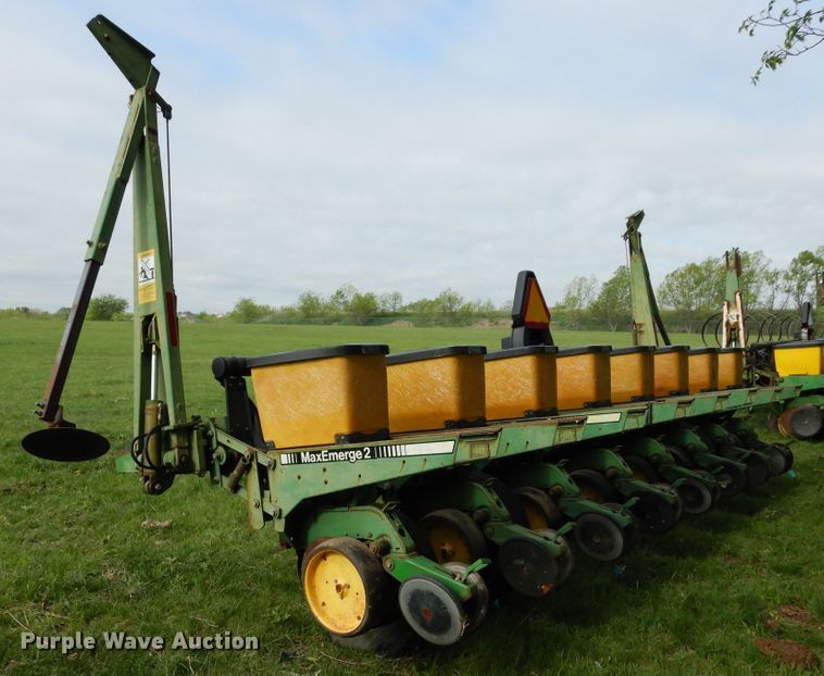 image for item DK0348 John Deere 7200  planter