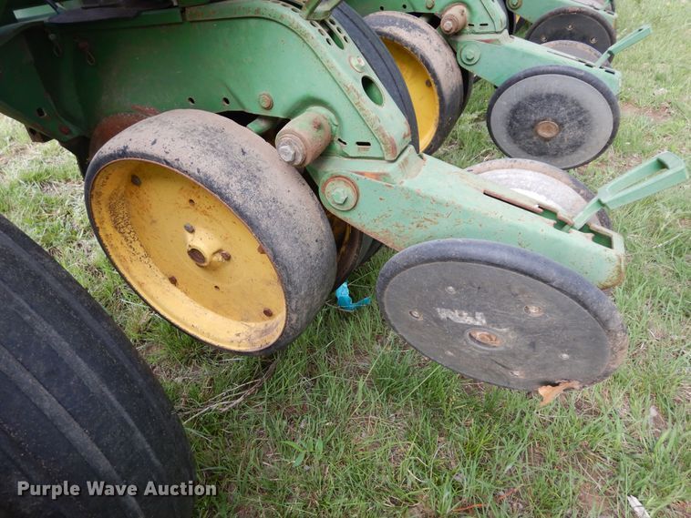 image for item DK0348 John Deere 7200  planter