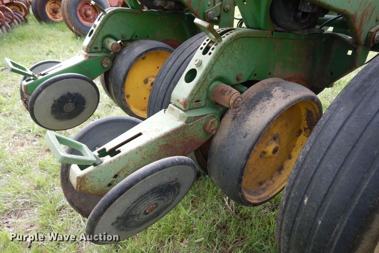 image for item DK0348 John Deere 7200  planter