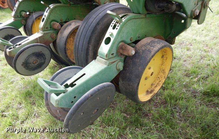 image for item DK0348 John Deere 7200  planter