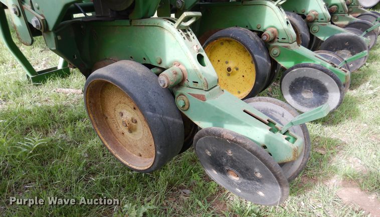 image for item DK0348 John Deere 7200  planter