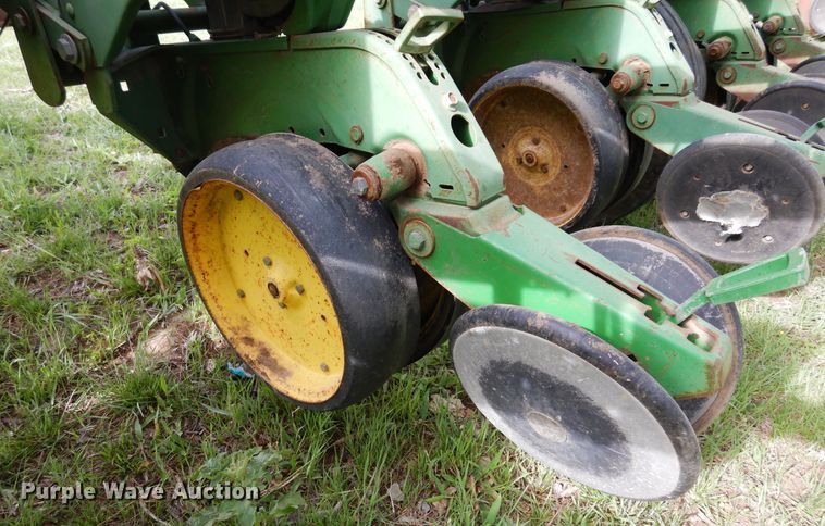 image for item DK0348 John Deere 7200  planter