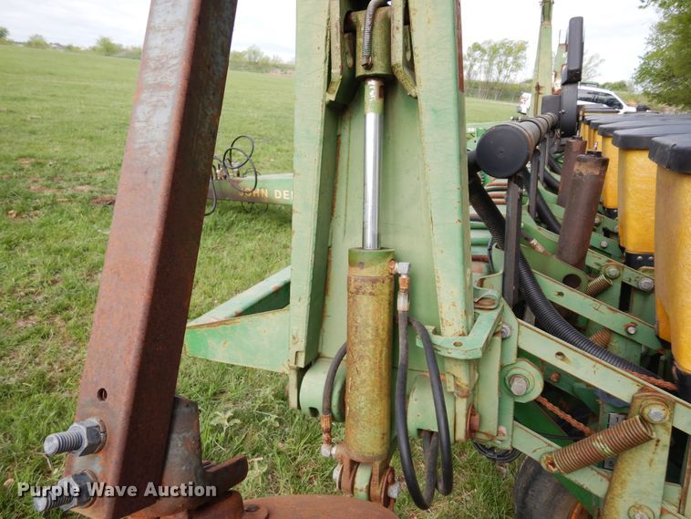 image for item DK0348 John Deere 7200  planter