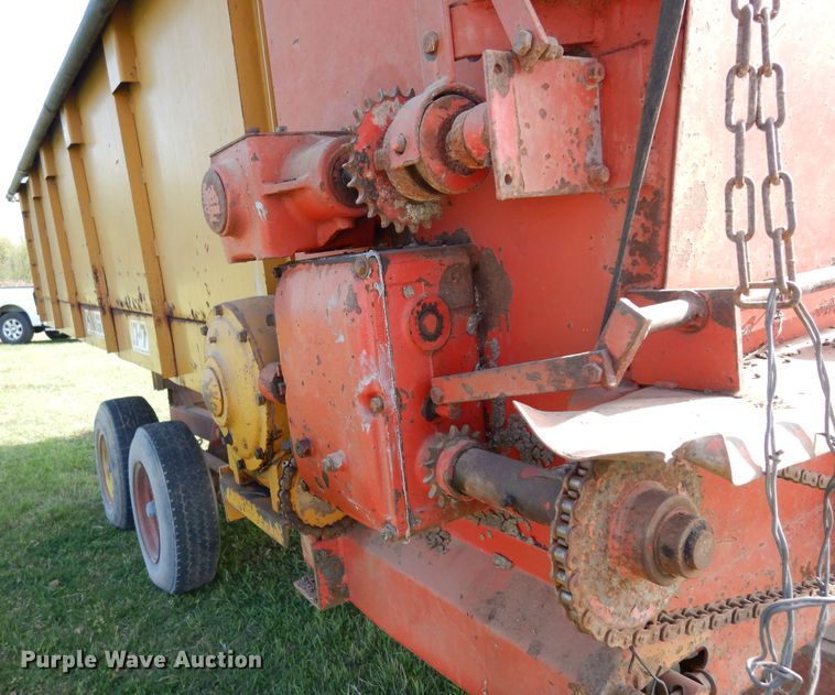 image for item DK0349 Knight 17-7  feed wagon