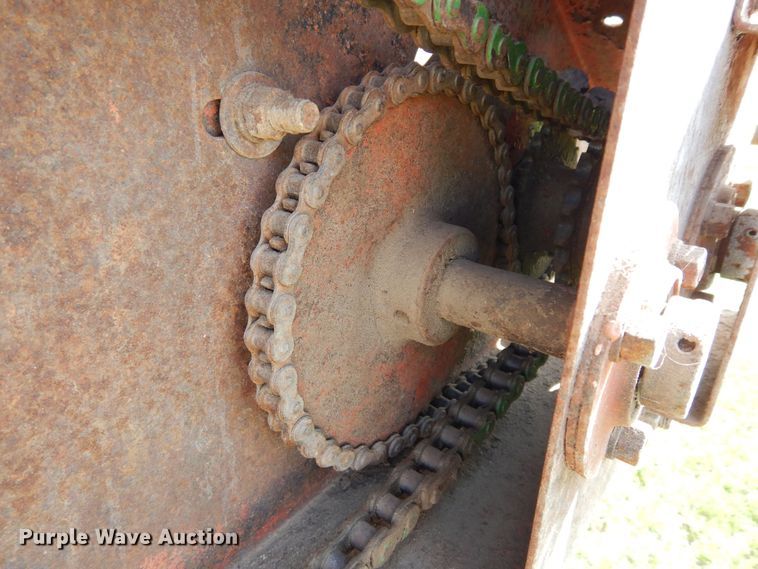 image for item DK0350 Farm Hand F400  feed wagon