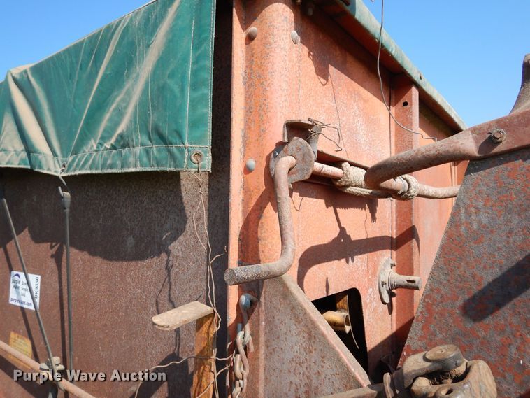 image for item DK0350 Farm Hand F400  feed wagon