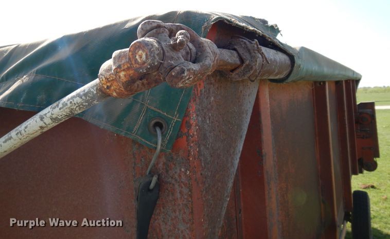 image for item DK0350 Farm Hand F400  feed wagon