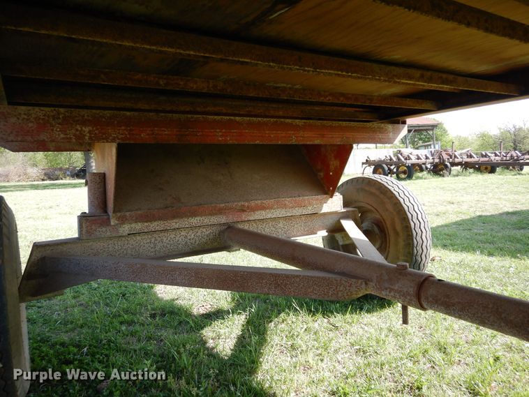 image for item DK0350 Farm Hand F400  feed wagon
