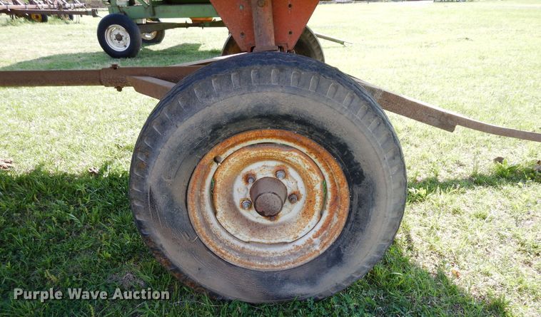 image for item DK0350 Farm Hand F400  feed wagon