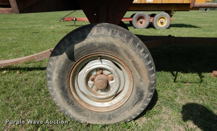 image for item DK0350 Farm Hand F400  feed wagon