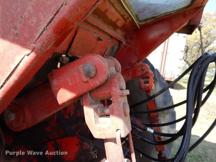 image for item DK0353 International F1586  tractor