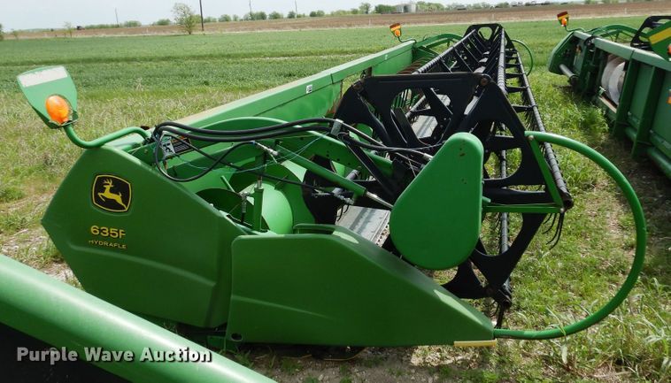 image for item DK0356 John Deere 635R  draper head