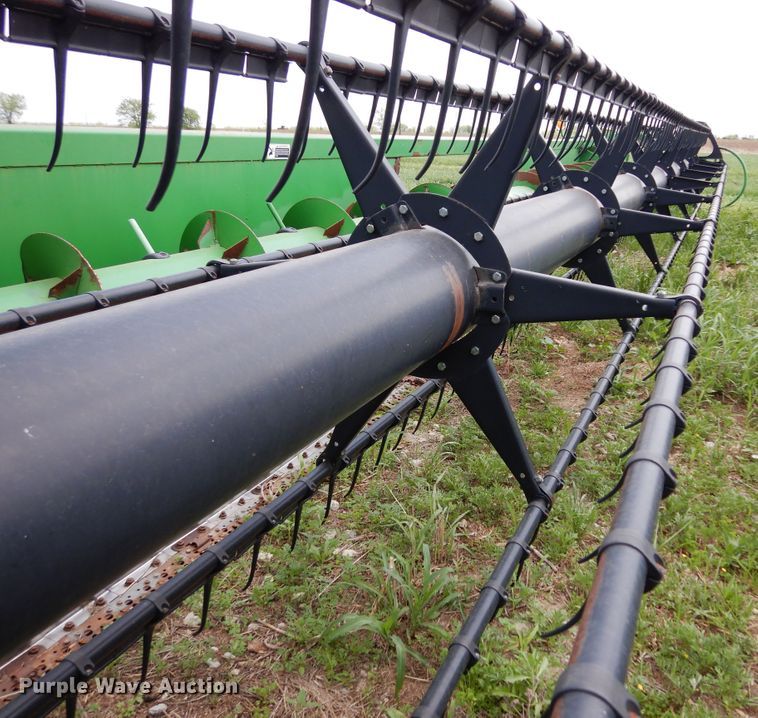 image for item DK0356 John Deere 635R  draper head