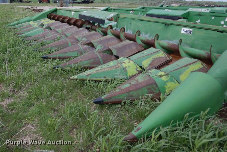image for item DK0357 John Deere  corn head