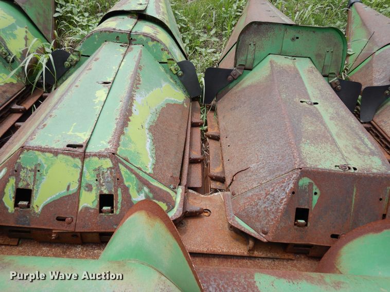 image for item DK0357 John Deere  corn head