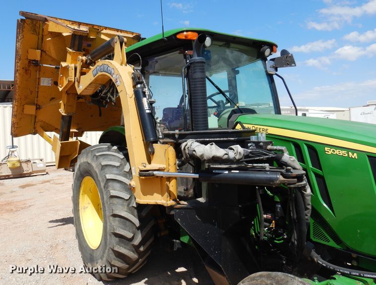 image for item DK0800 2011 John Deere 5085M  tractor
