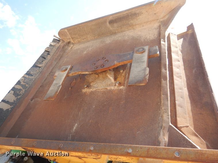 image for item DK0800 2011 John Deere 5085M  tractor