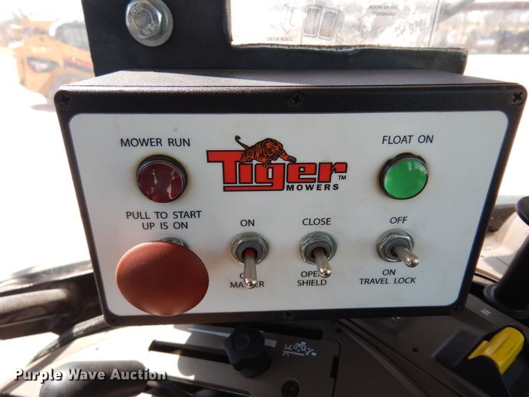 image for item DK0800 2011 John Deere 5085M  tractor