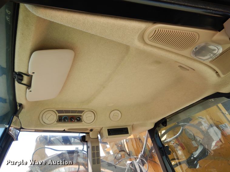 image for item DK0800 2011 John Deere 5085M  tractor