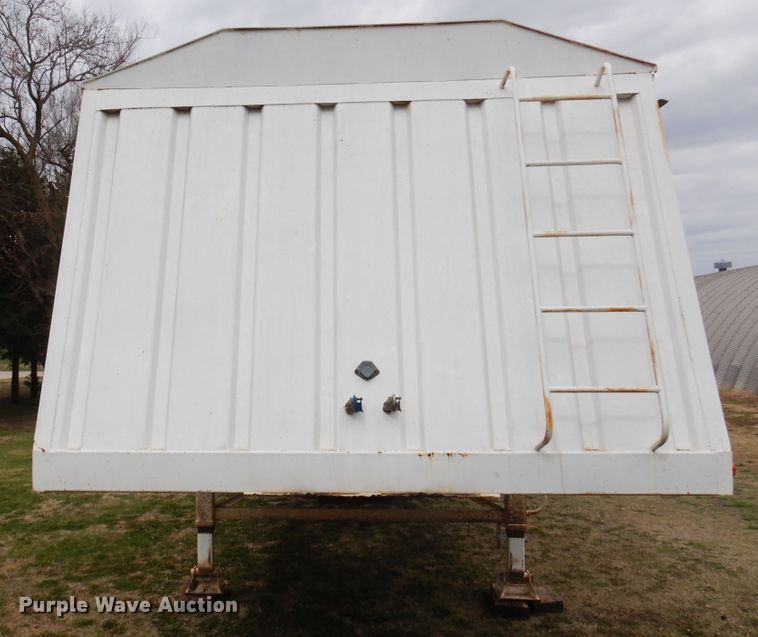 image for item DK0818 1993 Fab-tech  grain trailer