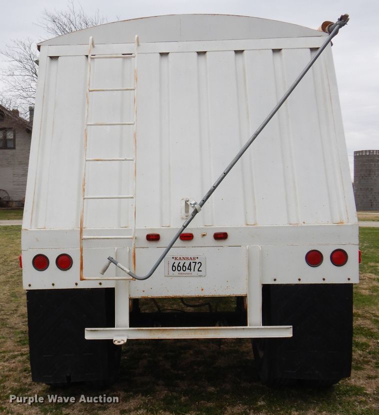 image for item DK0818 1993 Fab-tech  grain trailer