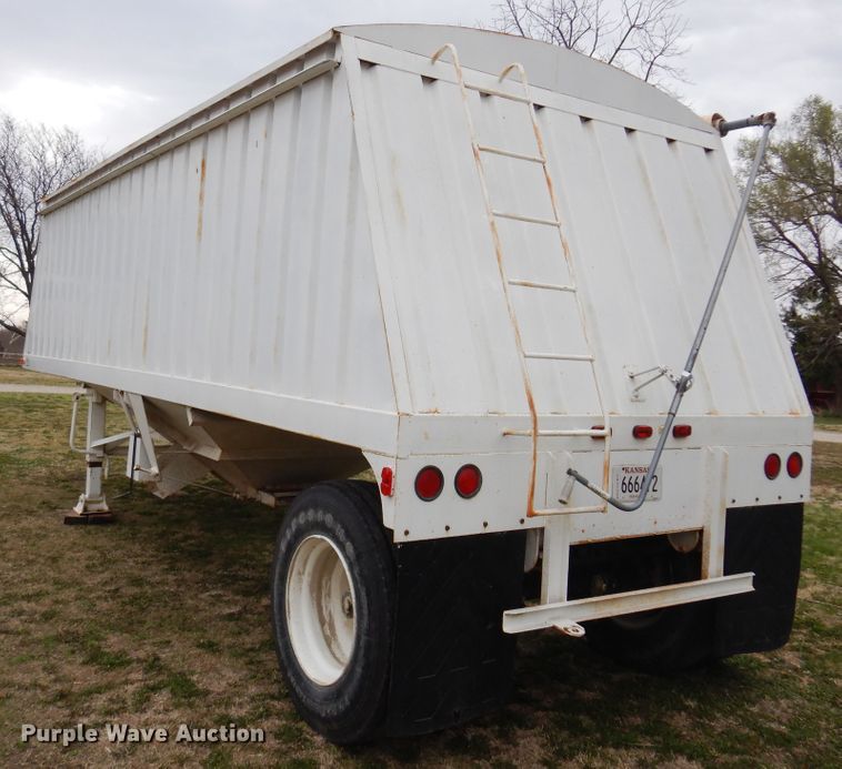 image for item DK0818 1993 Fab-tech  grain trailer
