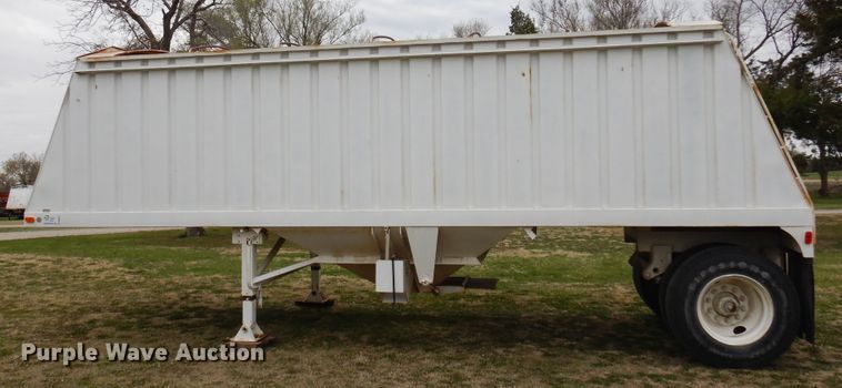 image for item DK0818 1993 Fab-tech  grain trailer