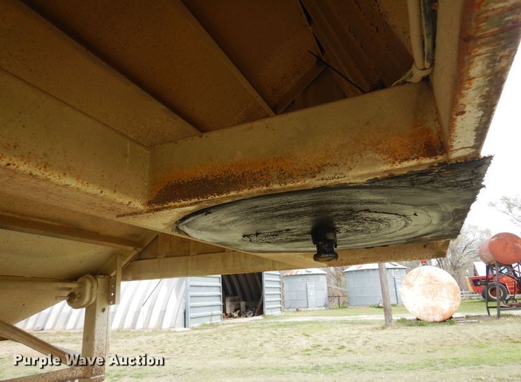 image for item DK0818 1993 Fab-tech  grain trailer
