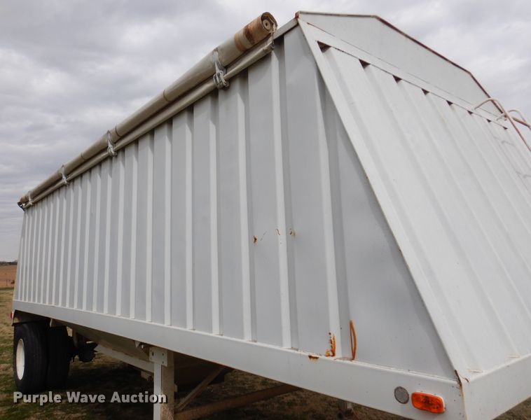 image for item DK0818 1993 Fab-tech  grain trailer