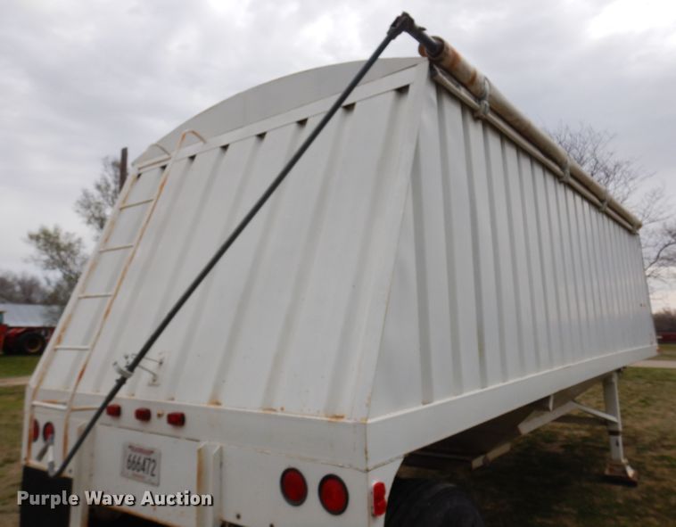 image for item DK0818 1993 Fab-tech  grain trailer