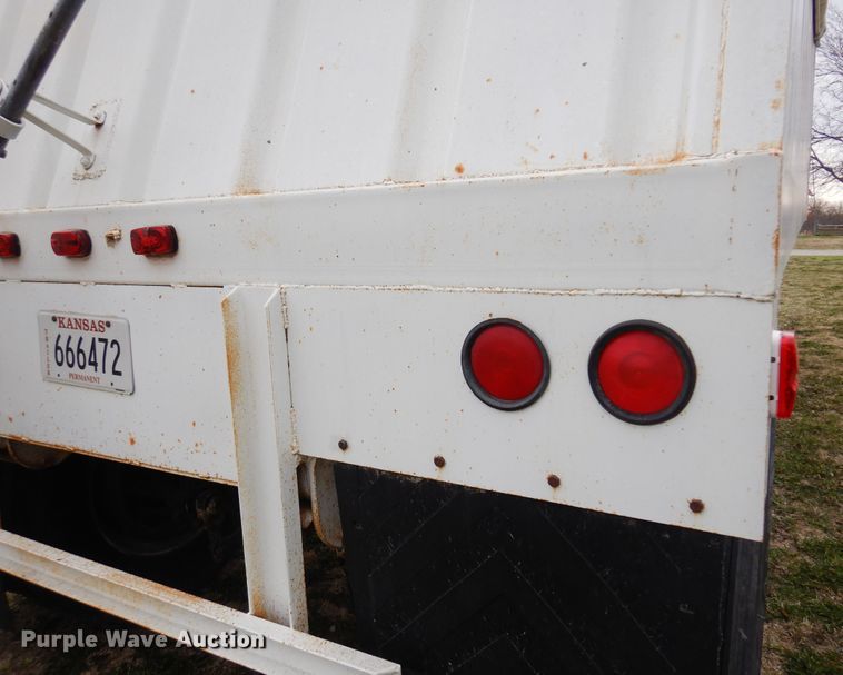 image for item DK0818 1993 Fab-tech  grain trailer
